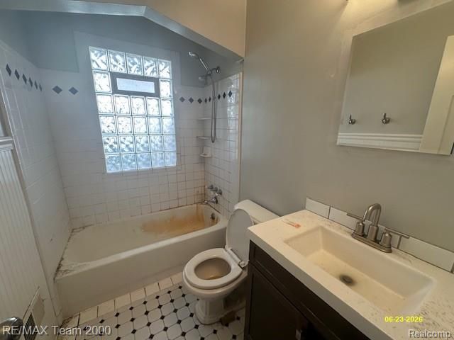 579 E Baker Avenue, Clawson, MI 48017