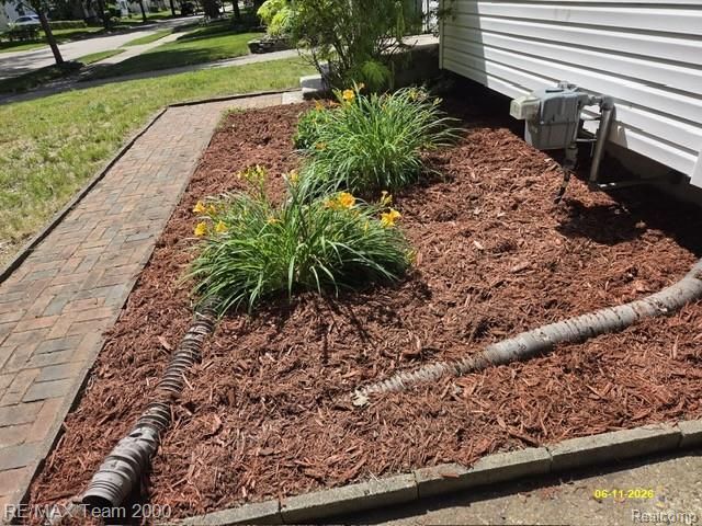 579 E Baker Avenue, Clawson, MI 48017