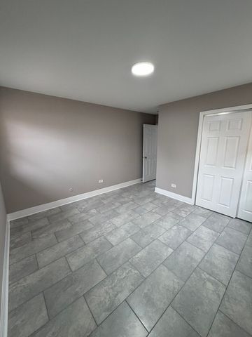 1407 Roosevelt Road 2C, Wheaton, IL 60187