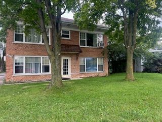 1407 Roosevelt Road 2C, Wheaton, IL 60187