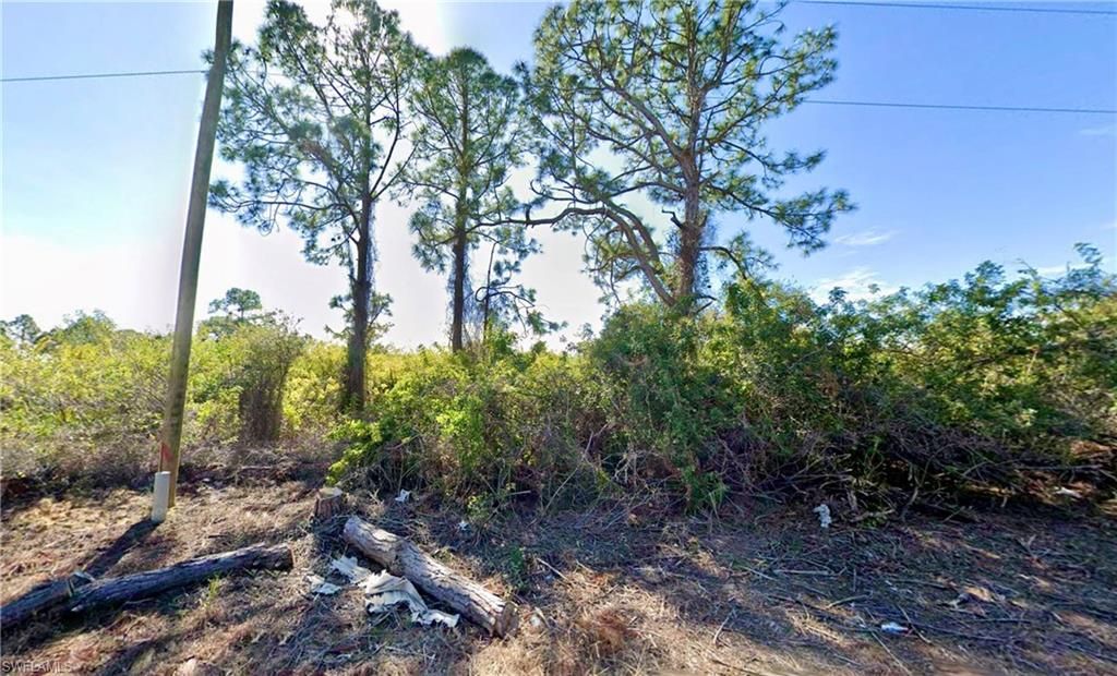 1018 Lakeside DR, Lehigh Acres, FL 33974