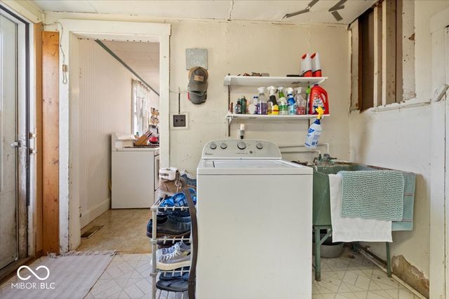 206 E Main Street, New Market, IN 47965