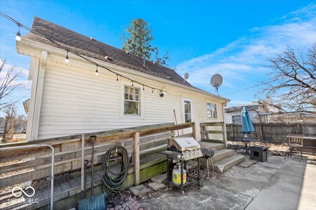 206 E Main Street, New Market, IN 47965