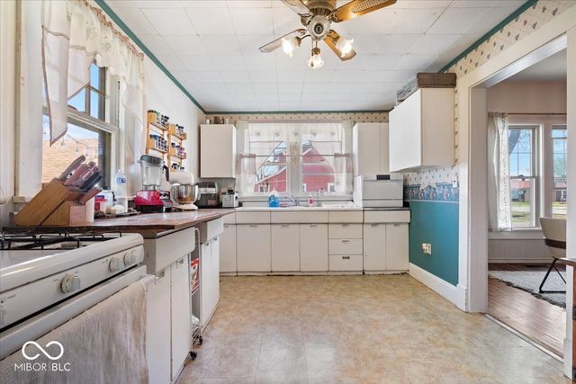 206 E Main Street, New Market, IN 47965