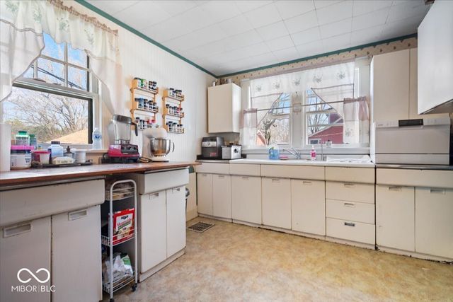 206 E Main Street, New Market, IN 47965