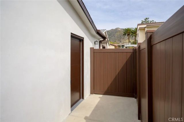 1361 Alameda Avenue A, Glendale, CA 91201