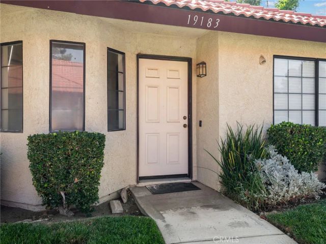 19183 Elm Dr, Apple Valley, CA 92308