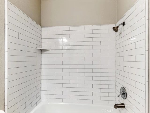 19183 Elm Dr, Apple Valley, CA 92308