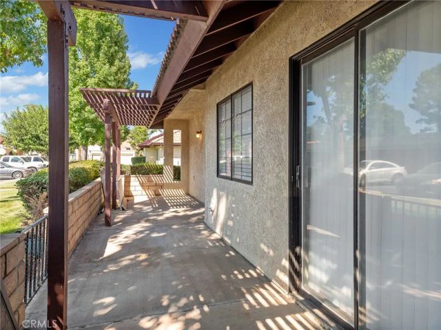 19183 Elm Dr, Apple Valley, CA 92308
