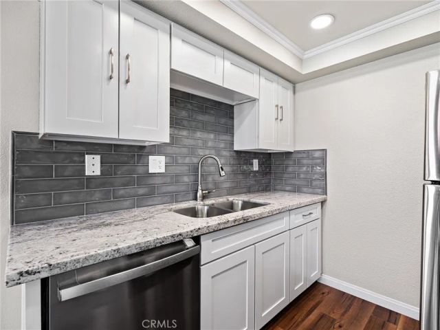 19183 Elm Dr, Apple Valley, CA 92308