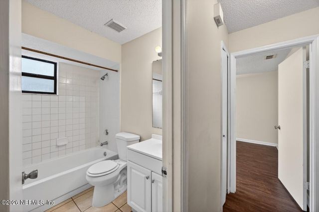 8725 HUNTINGTON WOODS Circle N, Jacksonville, FL 32244