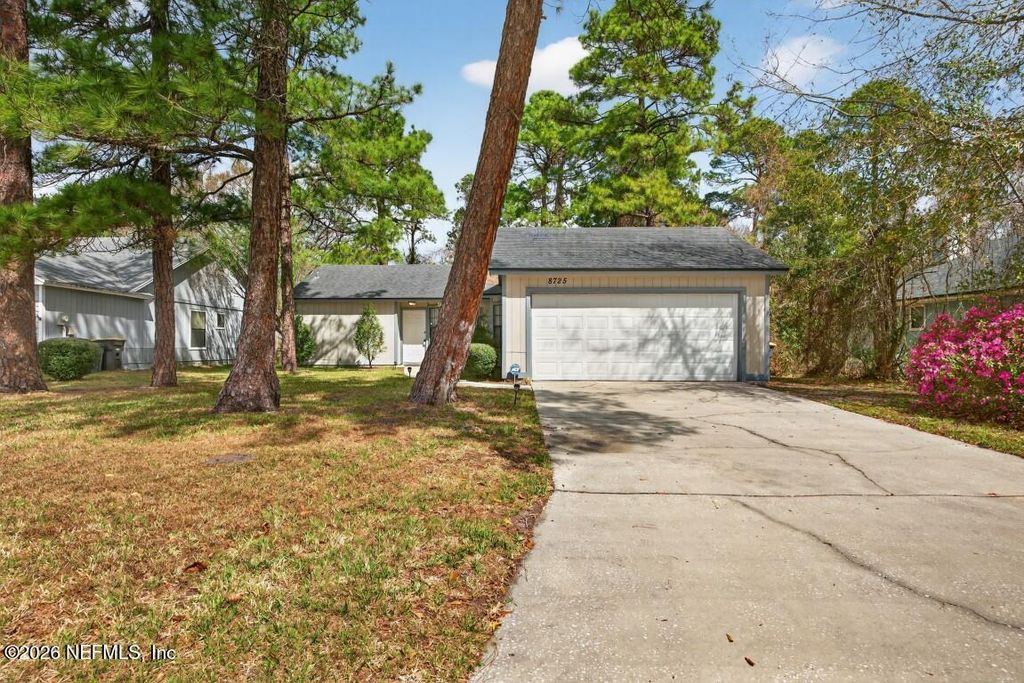 8725 HUNTINGTON WOODS Circle N, Jacksonville, FL 32244