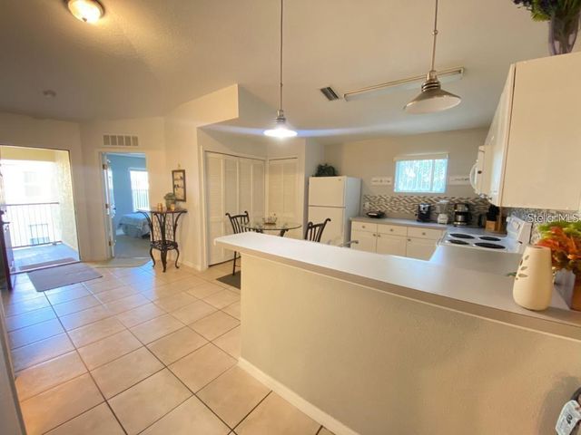 2866 CLUB CORTILE CIRCLE B, Kissimmee, FL 34746