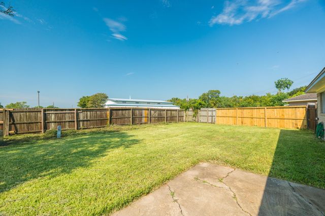 8706 Kirkmont Drive, Houston, TX 77089