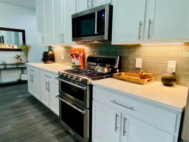 118 Wick Willow Road, Montgomery, TX 77356
