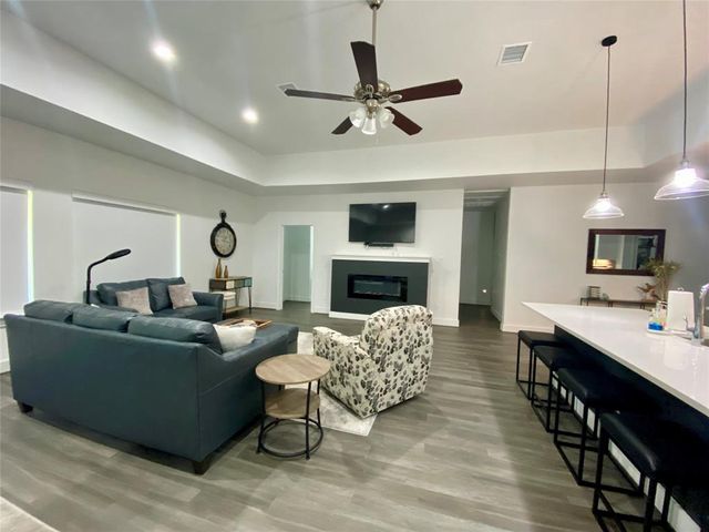118 Wick Willow Road, Montgomery, TX 77356