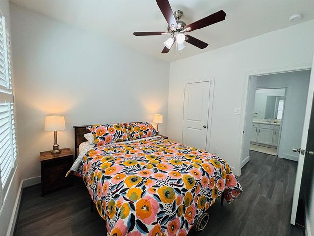 118 Wick Willow Road, Montgomery, TX 77356