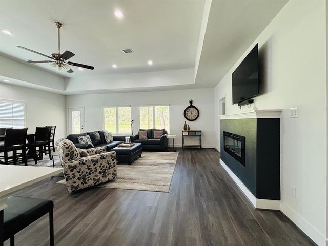 118 Wick Willow Road, Montgomery, TX 77356