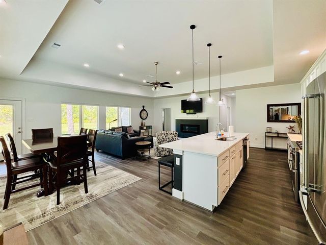 118 Wick Willow Road, Montgomery, TX 77356