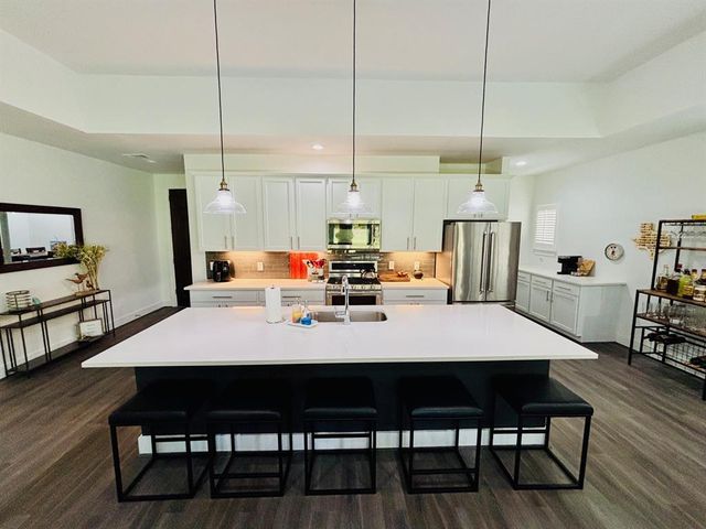 118 Wick Willow Road, Montgomery, TX 77356