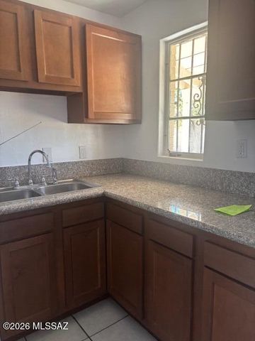 4602 E Calle Corta, Tucson, AZ 85712