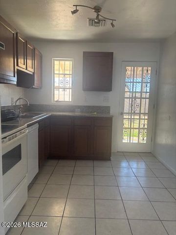 4602 E Calle Corta, Tucson, AZ 85712