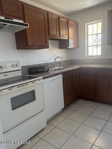 4602 E Calle Corta, Tucson, AZ 85712