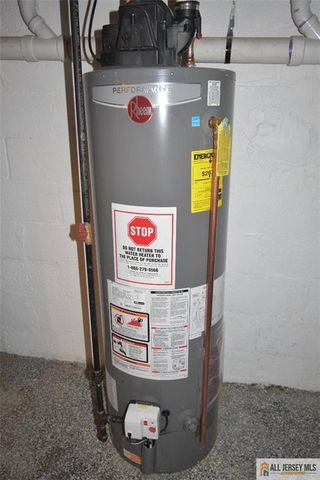 1 Lee Avenue A, Sayreville, NJ 08879