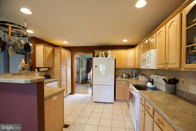 5840 ASPEN LN, Enola, PA 17025