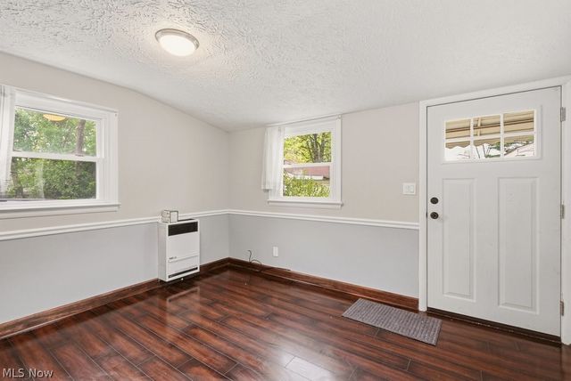 1637 Hanover Street, Cuyahoga Falls, OH 44221