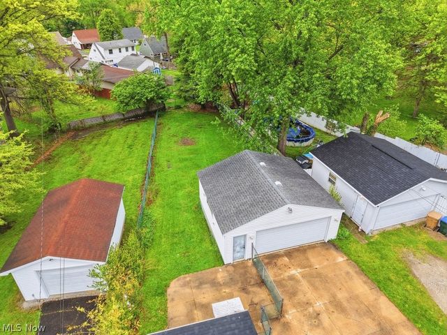 1637 Hanover Street, Cuyahoga Falls, OH 44221