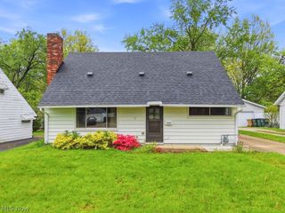 1637 Hanover Street, Cuyahoga Falls, OH 44221