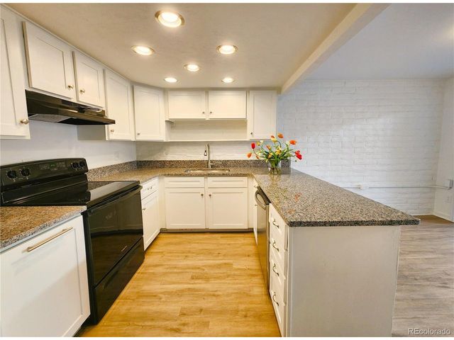 4650 S Akron St, Greenwood Village, CO 80111