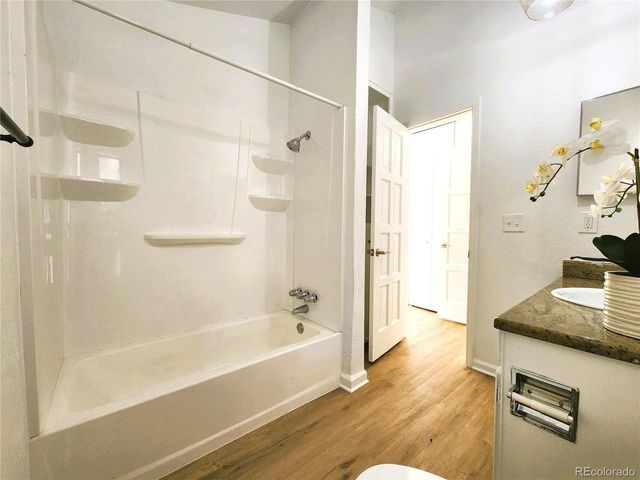 4650 S Akron St, Greenwood Village, CO 80111