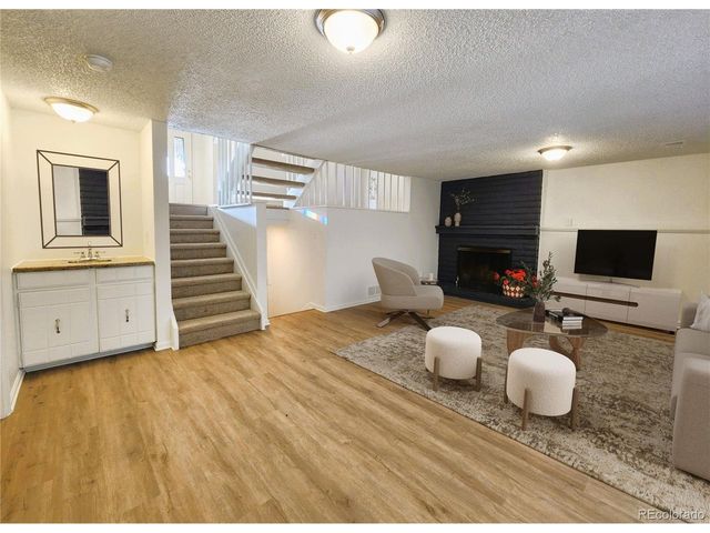 4650 S Akron St, Greenwood Village, CO 80111