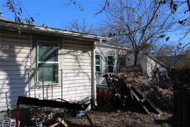 304 E Criddle Street, Waxahachie, TX 75165