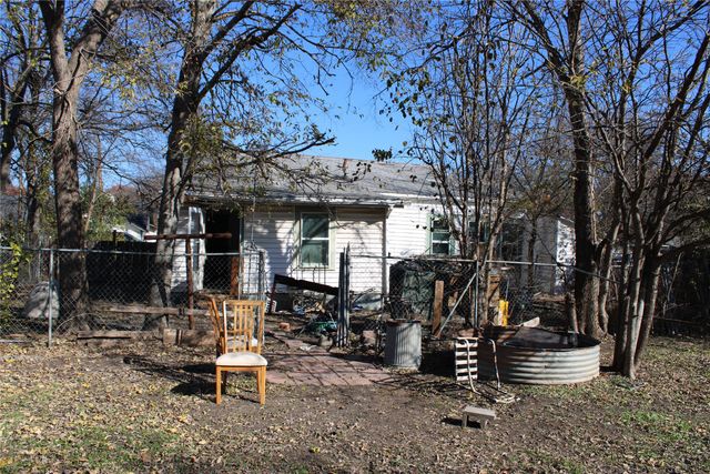 304 E Criddle Street, Waxahachie, TX 75165