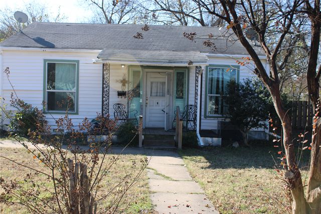 304 E Criddle Street, Waxahachie, TX 75165