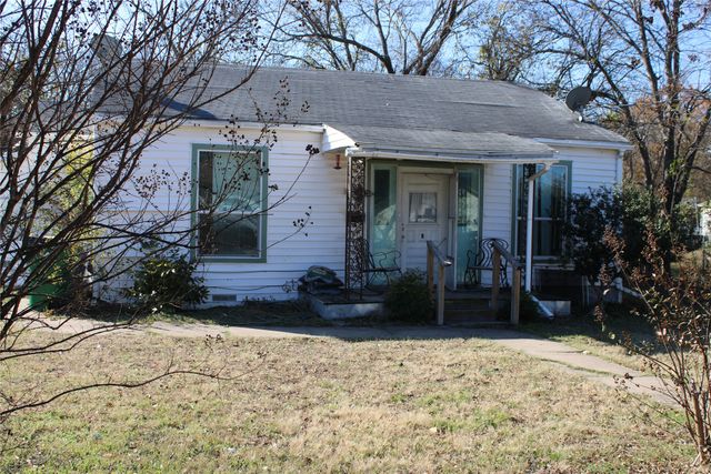 304 E Criddle Street, Waxahachie, TX 75165