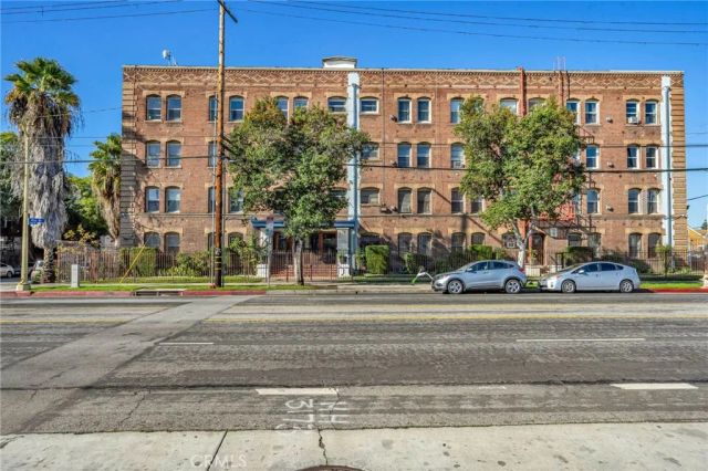 4125 S Figueroa Street 218, Los Angeles, CA 90037