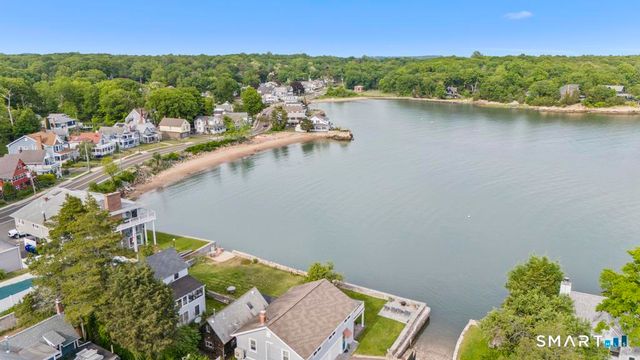 4 Little Bay Lane, Branford, CT 06405