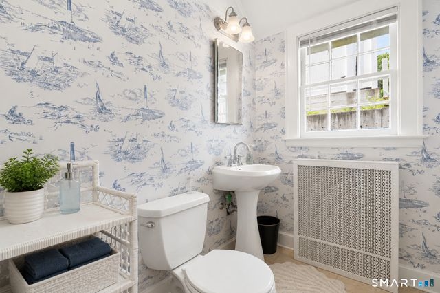 4 Little Bay Lane, Branford, CT 06405