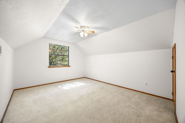 612 Doaks Drive, Runaway Bay, TX 76426