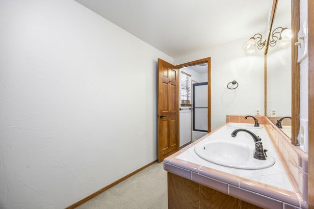 612 Doaks Drive, Runaway Bay, TX 76426