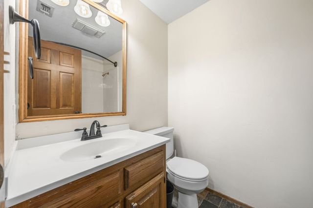612 Doaks Drive, Runaway Bay, TX 76426