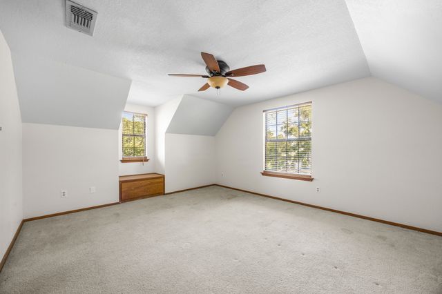 612 Doaks Drive, Runaway Bay, TX 76426