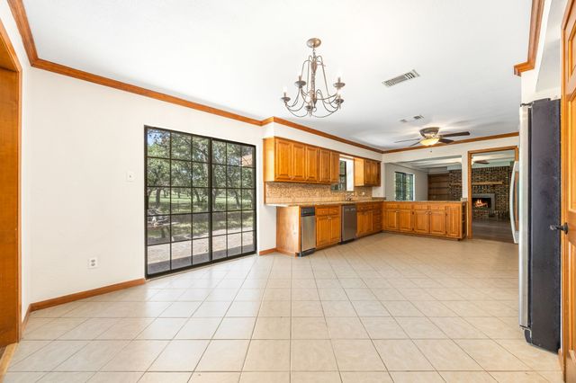 612 Doaks Drive, Runaway Bay, TX 76426