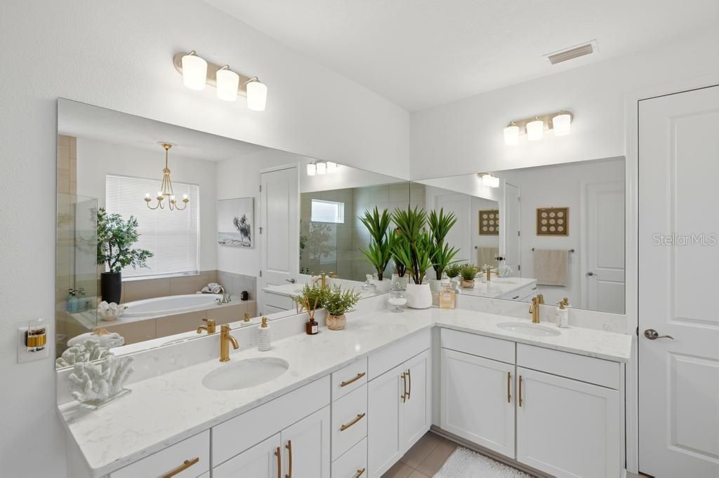 Image 6 of property listing at 17731 SAVORY MIST CIRCLE, Bradenton, FL 34211