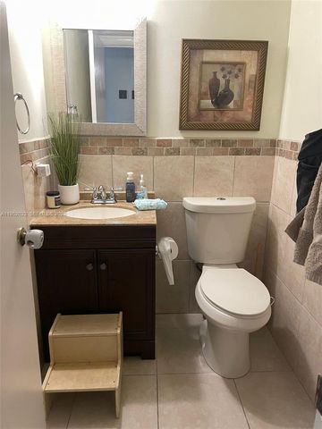 1090 NW 123rd Ct 816, Miami, FL 33182