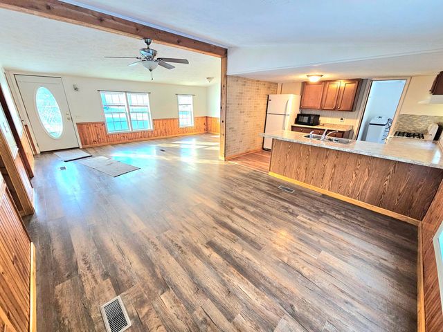 13122 Riverside Drive, Constantine Twp, MI 49042